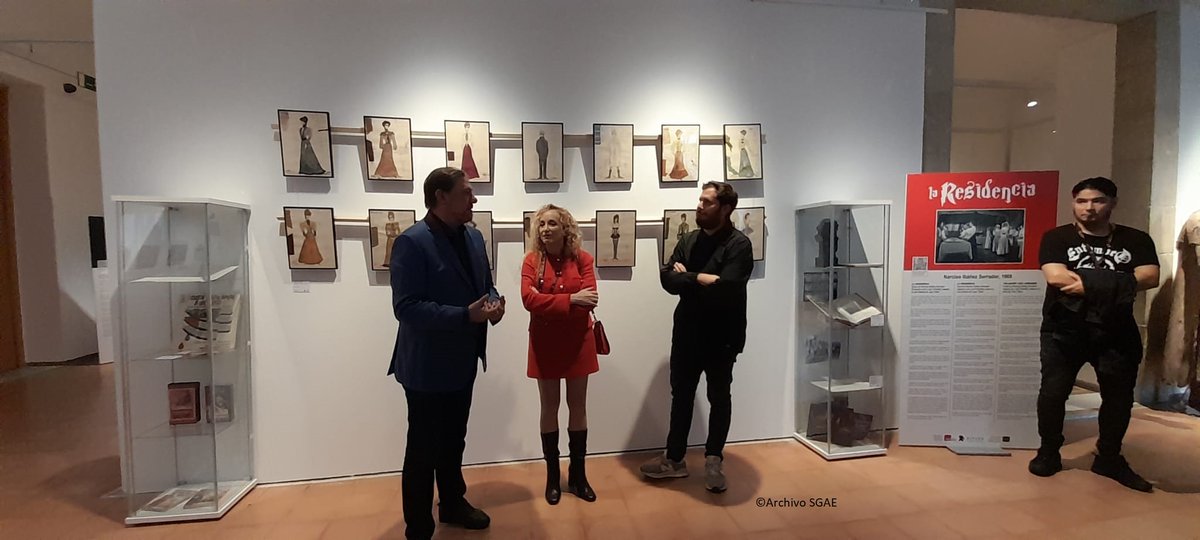 SgaeAudiovisual's tweet photo. Concluido @sitgesfestival nos despedimos con tristeza del certamen pero muy agradecidos por haber compartido con ellos
➖Exposición #SusTerroresFavoritos
➖#PremiosSGAENovaAutoria 2022
➖Premio SGAE de Guion para Largometraje #JulioAlejandro
y con la esperanza de vernos en 2023 https://t.co/6tvlGBBQiG