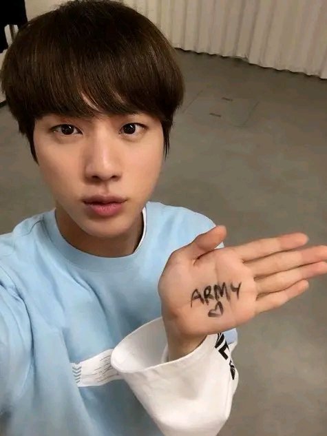 saenz_mishelle's tweet photo. @01Btsxarmy @nicolle971_ Yo los amo y los amare para siempre Bts forever 
🥺😭🥰💔💜💜💜💜💜
#foreverwithbts 
#BTS_Proof 
#BTSforever 
Octubre/ 17 / 2022 
Colombia 🇨🇴
21 años 🌠
Bangtan los amo mucho 🥹😍🥰🥲 https://t.co/TqRSxapIfC