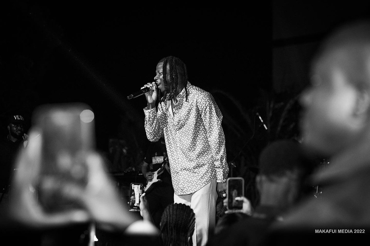 africaexpotours's tweet photo. RT @richdudegh: RT @MakafuiSamuel: @stonebwoy at the just ended GHANA CLUB 100 AWARDS
#stonebwoy #gidigba #ghana #afrobests #MAKAFUIMEDIA #PHD #PASSIONHARDWORKDETERMINATION https://t.co/VpgEWYlbAY