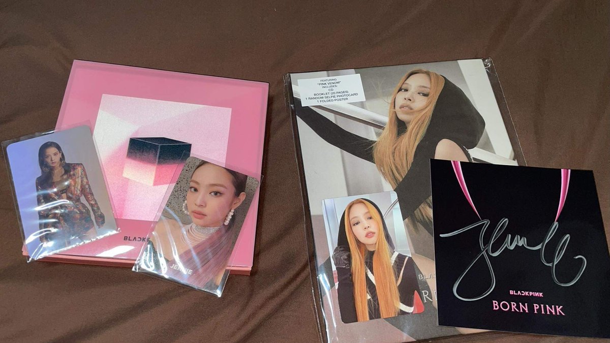 JAEJAEL0VER's tweet photo. ꒰ wts lfb ph ꒱

ONHAND: Square Up unsealed Album &amp; Jennie Digipack Signed SET &amp; Complete Inlucions

𓏔3.8k
𓏔 PAYO/ 5-7 days reservation
𓏔MOP: Gcash or BPI
𓏔MOD: SDD, JRS, JNT, LBC, &amp; GGX

DM IF INTERESTED! 

🏷 blackpink jennie album signed square up  born pink https://t.co/YHKNEQrqip
