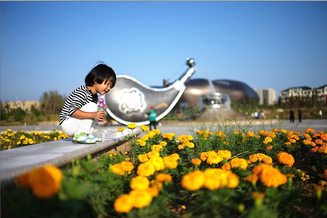 OrdosChina's tweet photo. Over the past 10 years, #Ordos had continued to improve the quality of life and standard of living of its people through urban renewal. Currently, it boasts streamlined, convenient facilities and an improved transport network and urban environment. #In10Years #BeautifulOrdos https://t.co/ywOsQMHexu