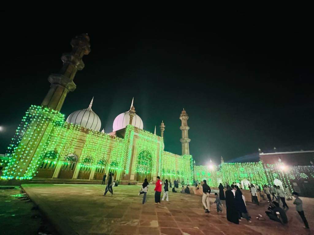 Sir Syed Day Celebration 22 ❤️
1. Ahmadi School
2. Mosque, Morrison Court
3. Maulana Azad Library
4. Central Mosque, SS Hall
#SSDay22 #AMU