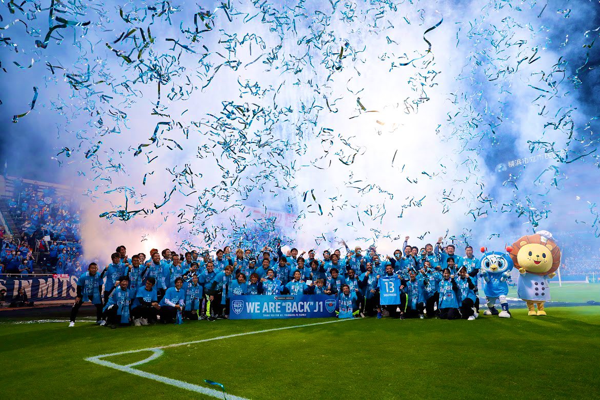 n___t0316's tweet photo. 昇格！💙🤍💙🤍
@yokohama_fc https://t.co/IHfj9O1YRC