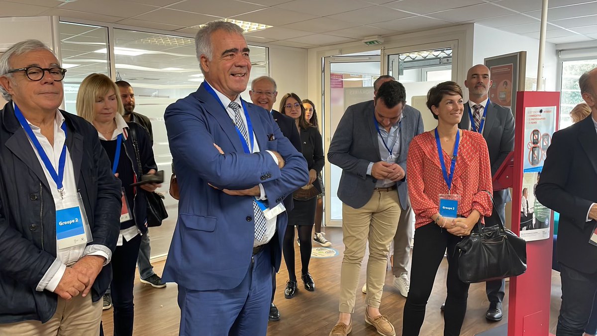 FTravail_OCC's tweet photo. Journée portes ouvertes aujourd’hui à l’agence #poleemploi d’#ArgelesSurMer, afin de présenter l’offre de service aux élus locaux. En présence de ⁦@JeanSOL__⁩  Sénateur des Pyrénées Orientales, et Antoine Parra, maire d’Argelès. ⁦@Dany63191143⁩ ⁦@ccarol_emploi⁩ https://t.co/S5j8KPNQJK