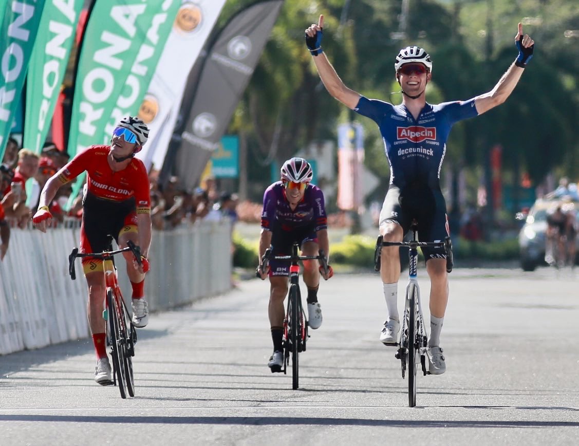 chinaglorypro's tweet photo. So close. We’re proud of you, Willie 💛

 #PETRONASletourdelangkawi2022 https://t.co/tzVE3a1oMU