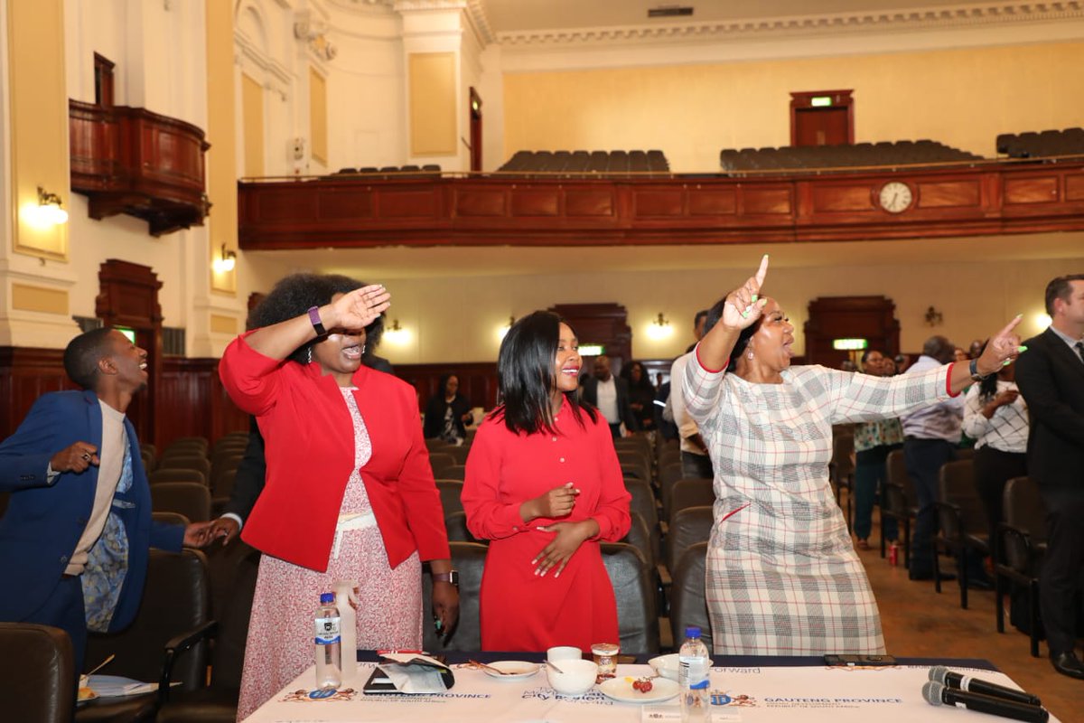 gpgSocDev's tweet photo. [Watch]
@BrendaMtambo singing a musical item

https://t.co/8GFb03kaCs
#MeetandGreetSession #GrowingGautengTogether2030 https://t.co/cL2fqeAo24