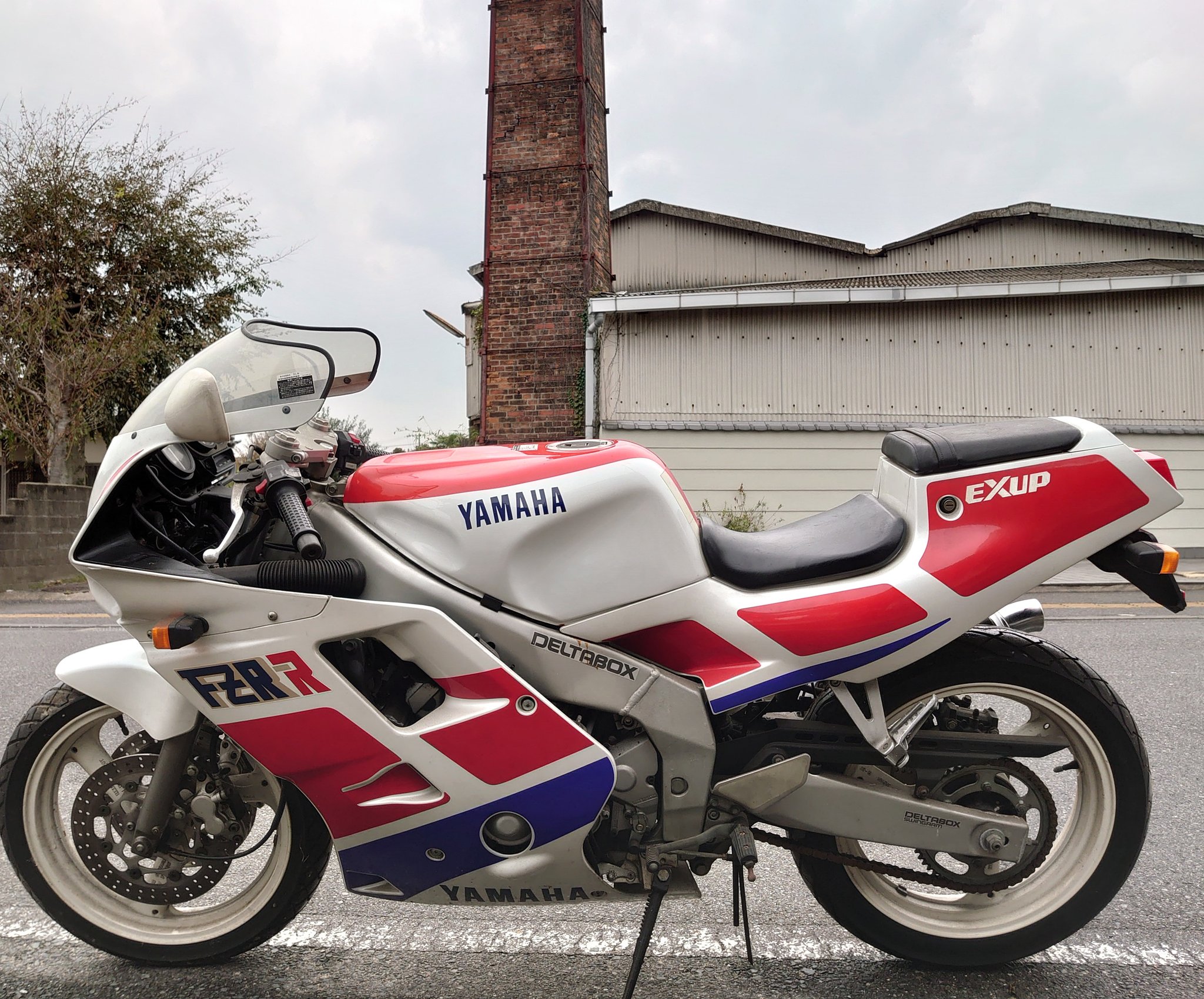 JapanLegends | Yamaha FZR… 400, 600 or 750?? Choose the