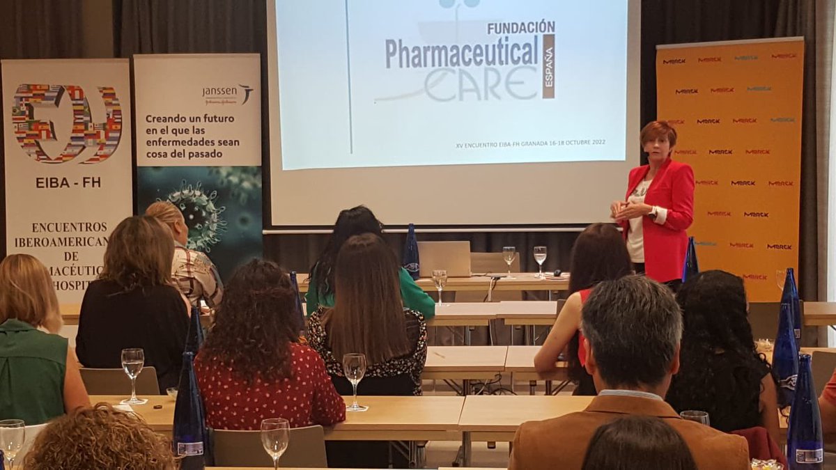 EIBAFH's tweet photo. La Presidenta de @PhCare_es la Dra. Ana Dago, compartiendo experiencia con farmacéutic@s de los 12 países latinos que participan en el EIBAFH Granada 2022 @AnaDago #Granada #SomosEIBAFH https://t.co/F0cc2lzOwY