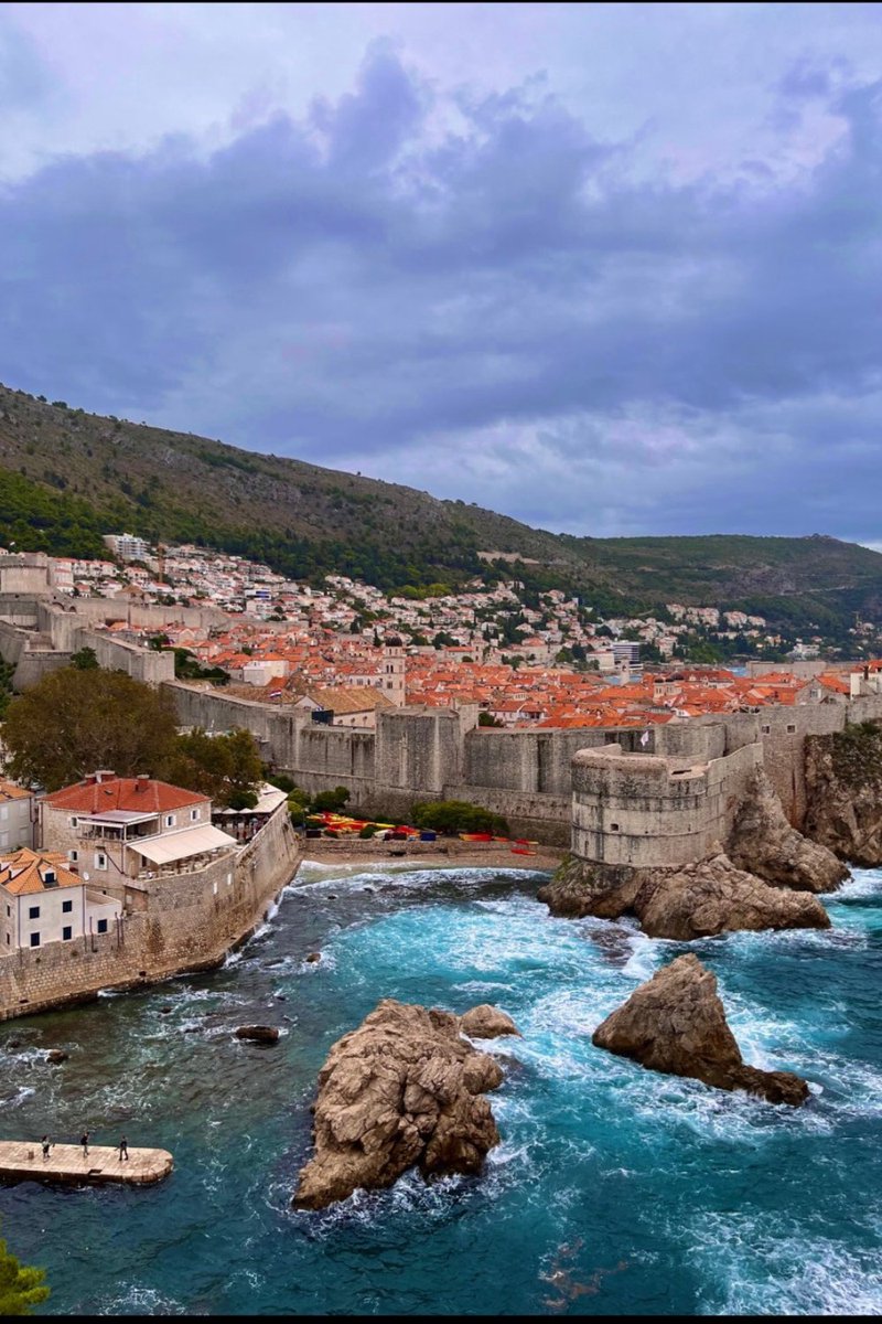 Did you know some scenes of Games Of Thrones were filmed in Croatia? 🇭🇷

#broadwaytravel #croatia #gamesofthrones #kingslanding #kingslandingdubrovnik #gamesofthronesfan #johnsnow #dubrovnik #gamesofthroneslocations