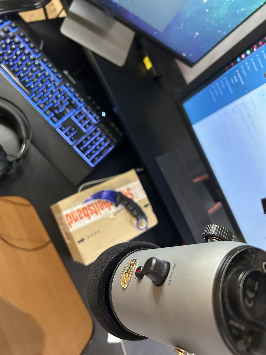 krian_TV's tweet photo. Everything is set up for todays unpacking #live on #twitch (link in bio).  #airsoft #sport #fun #stream #gaming #chillvibes https://t.co/Lg8G6jwPKj