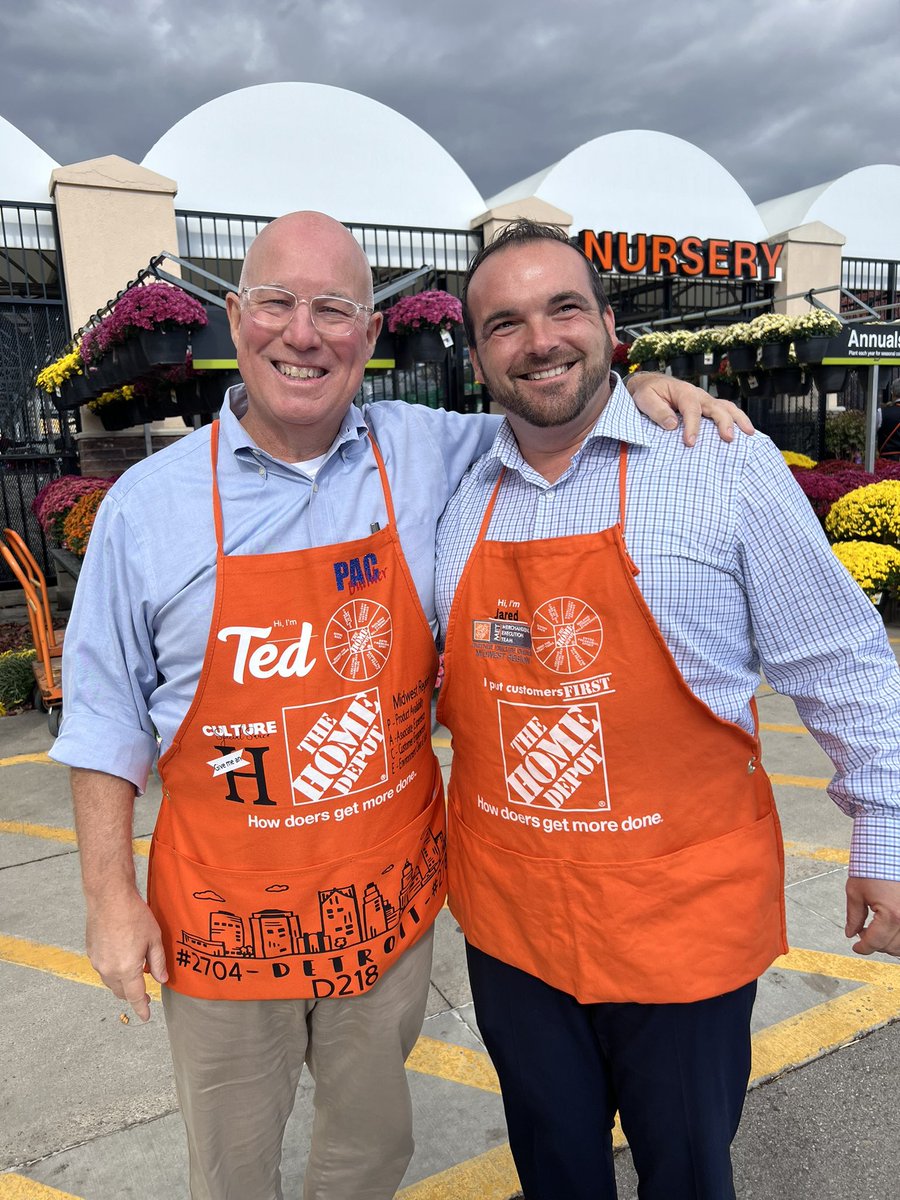 A Big “Thank You” to Ted, our CEO, for joining us in the Mighty Midwest! We enjoyed our time and got to celebrate our amazing talent in the North! Thank You for joining us! We appreciate you!