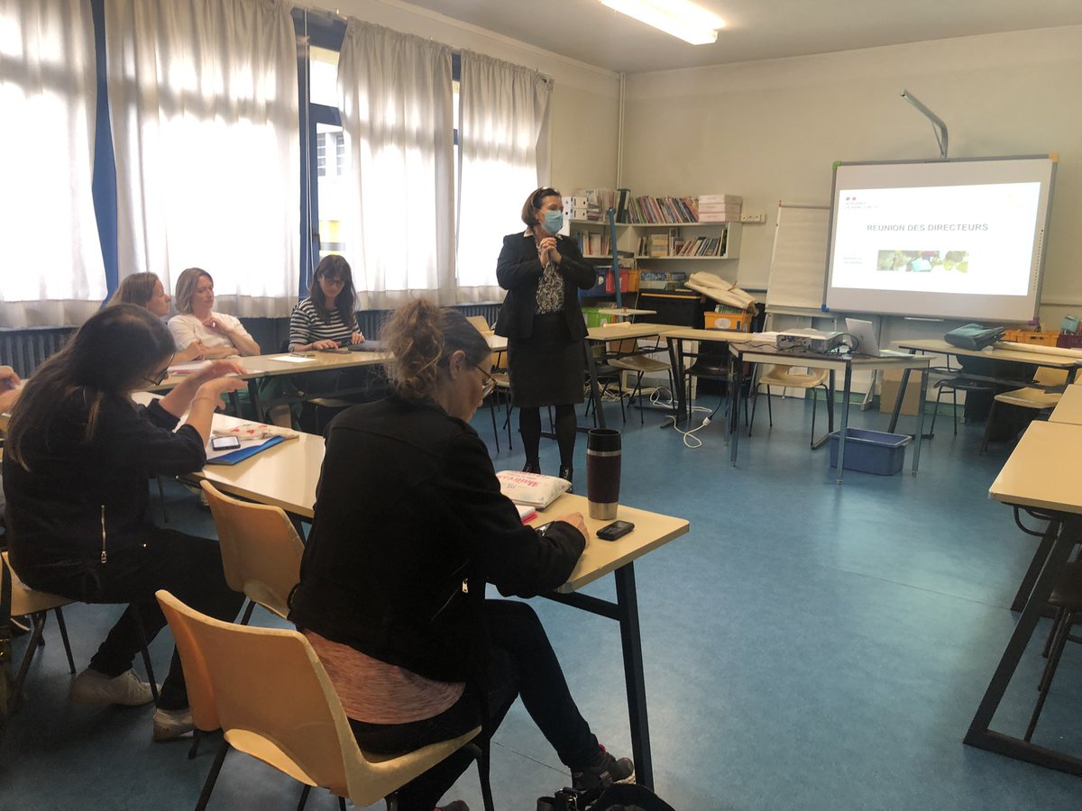 « Notre école faisons-la ensemble » Réunion avec les directrices/directeurs de la circonscription pour initier des discussions, des échanges entre pairs, des concertations. Une belle mobilisation des énergies en faveur de la réussite de nos élèves. <a href="/DSDEN55/">DSDEN55</a>