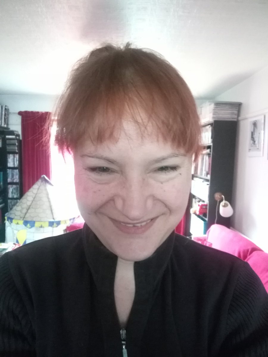 Lutoslava's tweet photo. I've washed my hair π #fringe #MrsChubb #Lutoslava https://t.co/jQG1FHXBVZ