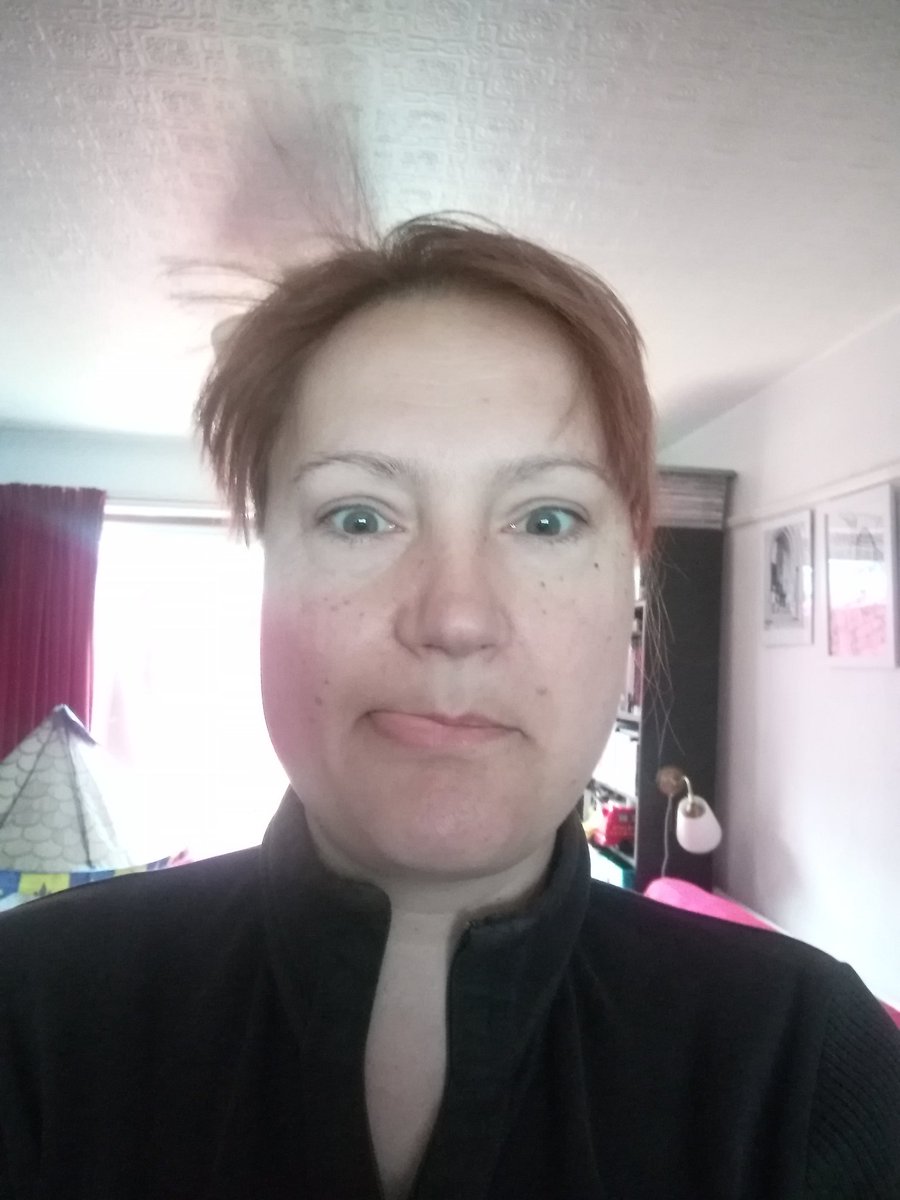 Lutoslava's tweet photo. I've washed my hair π #fringe #MrsChubb #Lutoslava https://t.co/jQG1FHXBVZ