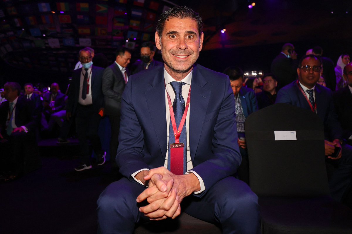 FabrizioRomano's tweet photo. Real Madrid legend Fernando Hierro has been officially introduced as the new sporting director at Chivas, in Mexico. 🇪🇸🇲🇽 #Chivas

The deal has been signed today. https://t.co/nHcpqdkFNz