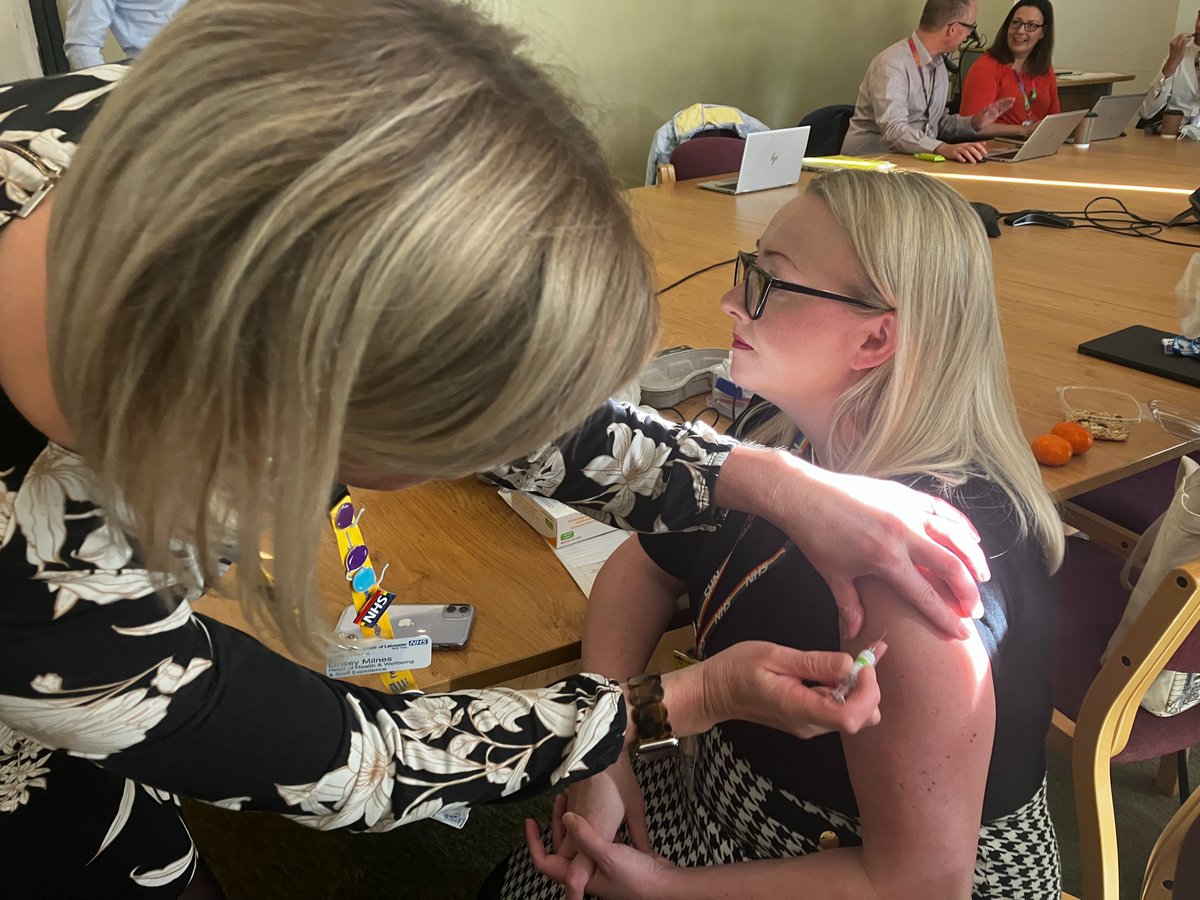 💉#TeamUHL Chief Nurse, Julie Hogg has had flu vaccine and COVID-19 booster, have you had yours? Getting both the flu and COVID-19 booster vaccines is the best way to stay protected for yourself and your family this winter. #TeamUHL colleagues can find out how to book on INsite.