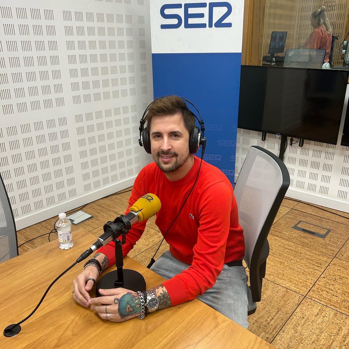 Hoy visité a mis amigos de <a href="/RadioNopuedeser/">No puede SER</a> y estuvimos grabando cositas. El próximo Miercoles a las 19:00 nos oímos en Cadena Ser y plataformas digitales.