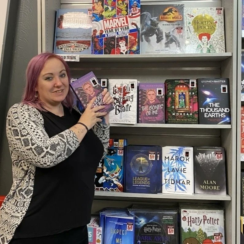 kelduckhouse's tweet photo. #TheBonesofMe on the shelves @ForbiddenPlanet @FlyingEyeBooks #flyingeyebooks #bookstagram #poetry #poetryofinstagram #ukya #yabooks #yabookstagram #newyabooks #ukyabooks https://t.co/BLVOG2xRfW