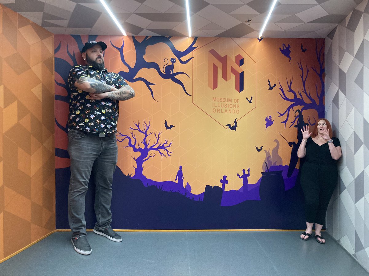 parkchums's tweet photo. We finally visited the Museum of Illusions over at Icon Park 🤩 These are some pics. We had a really fun time! ✨ #illusions #orlando #parkchums #thingstodo #florida #travel #tourist #fun #idrive #iconpark #museum https://t.co/lkMtVSzP6j