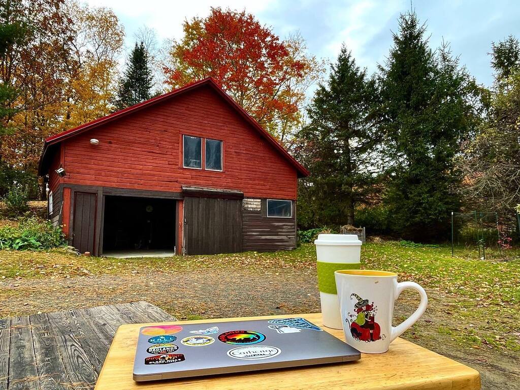 AletheaKontis's tweet photo. Today’s writing space 🍁
.

#upstateNY #catskills #writingretreat #writinglife #leatherstocking #autumnvibes #autumnaesthetic #fallfashion #leafpeepers #weather #nature #naturephotography #landscapephotography #mothernature #earth  #natgeoyourshot #fo… https://t.co/WcL5KtcDsF https://t.co/457CrKpOgH