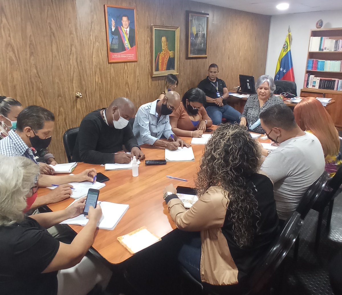Inicio de semana equipo educativo de #Caracas en balance y planificación por la calidad educativa con el cumplimiento de las políticas educativas y la transformación educativa de <a href="/NicolasMaduro/">Nicolás Maduro</a> <a href="/MPPEDUCACION/">MPPEDUCACION</a> <a href="/_LaAvanzadora/">Yelitze Santaella</a>