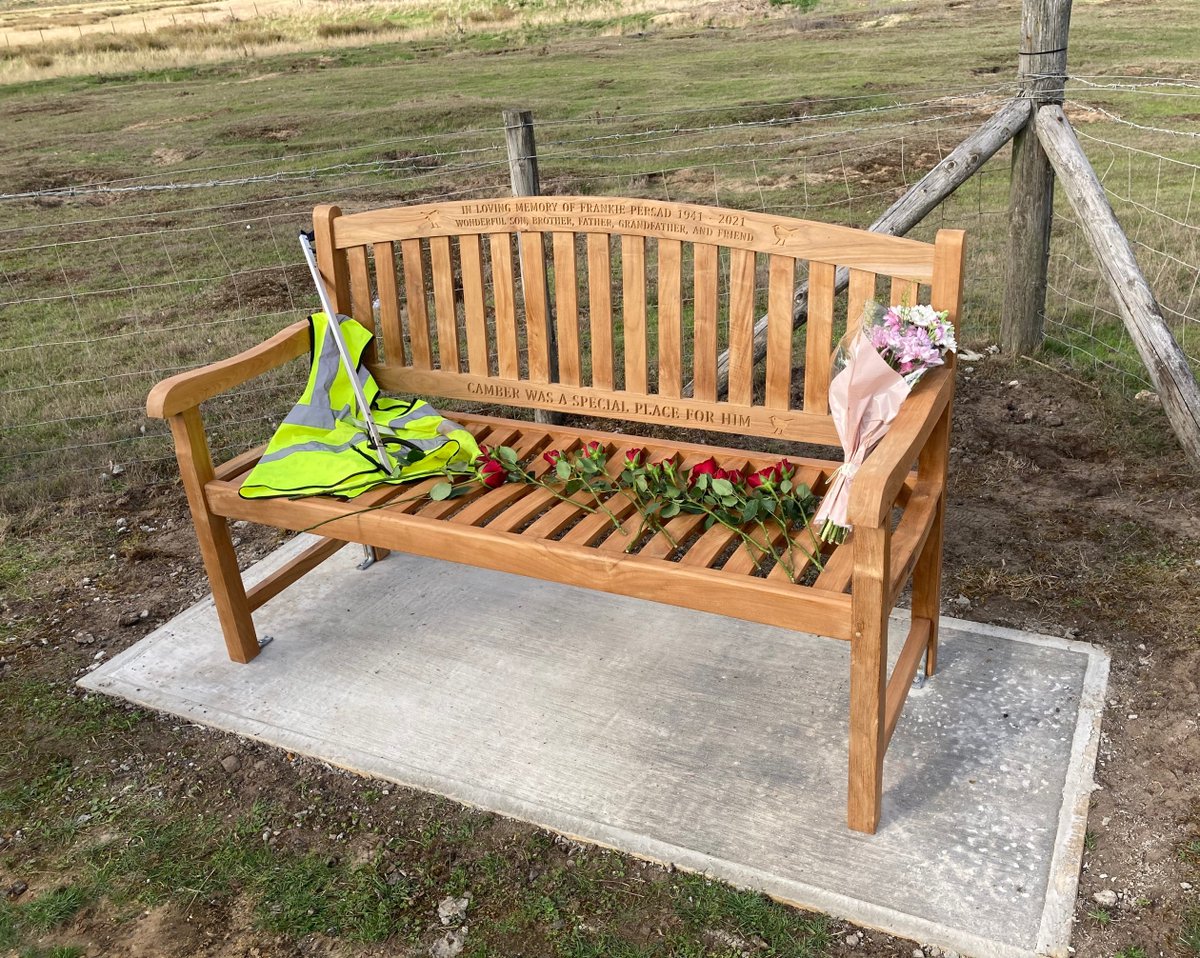 A touching tribute to @Sustrans Volunteer Ranger, Frankie Persad, who looked after a popular stretch of #NationalCycleNetwork route 2 between #Camber & #Rye in #EastSussex for many years. After sadly passing away, his family have installed a commemorative bench in his honour.