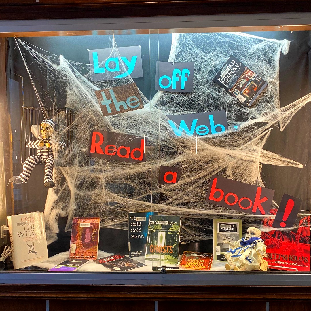 EHCLibraries's tweet image. Welcome back from Fall Break!
Get to do any reading on your time off?
If you are looking for some fun, hair-raising tales about ghosts, hauntings, and the world of the supernatural, the #KellyLibrary has a fun, interesting collection of resources you might just want to check out.