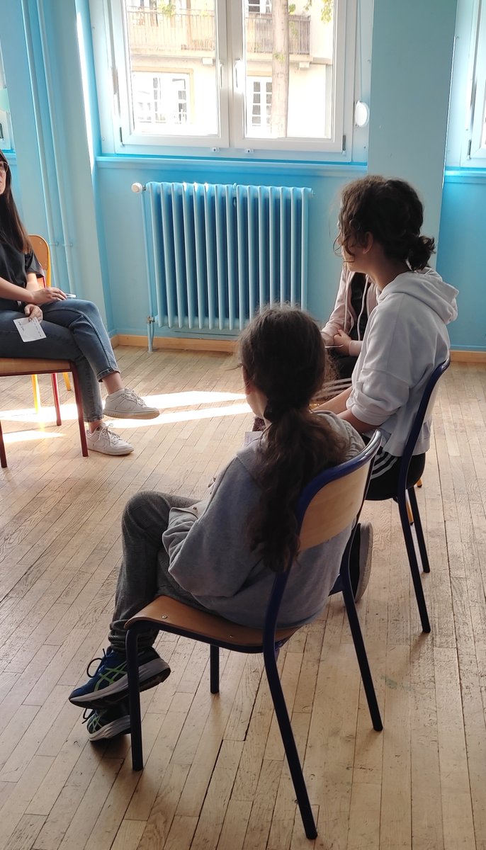 college_c_aigle's tweet photo. 📢 #ExprimeToi, nouveau groupe de discussion ouvert aux 6èmes qui aura lieu tous les lundis.
➡️ L'occasion pour ces élèves de se retrouver et d'échanger sur des sujets qui leur tiennent à cœur, de leurs passions, leurs difficultés... ou juste de se rencontrer !
#Dialogue https://t.co/eUvATfXvSo
