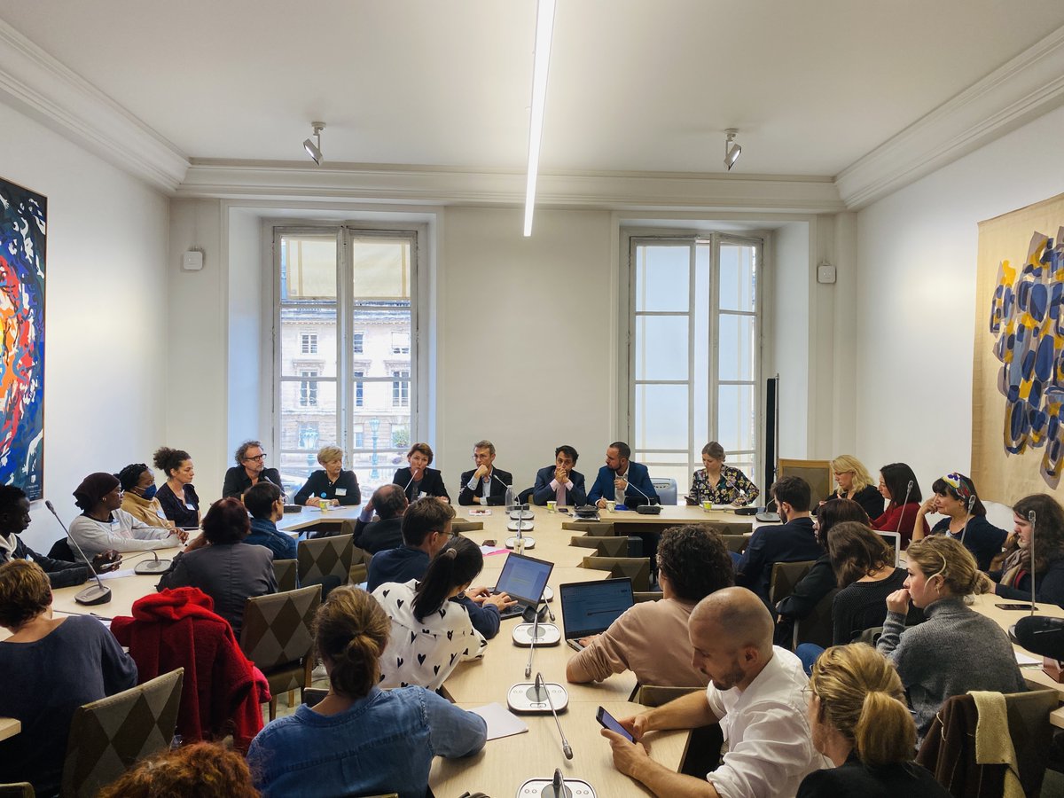 FCPE_nationale's tweet photo. Conférence de presse ce 17 oct à l’@AssembleeNat du Réseau d’aide aux élèves sans toit, @FCPE_nationale @CollAssoUnies @UNICEF_france @jamaissanstoit @Abbe_Pierre @FedeSolidarite, pour que les députés empêchent la suppression de 14 000 places d'hébergement dans le budget 2023. https://t.co/pmJB2oeF6x