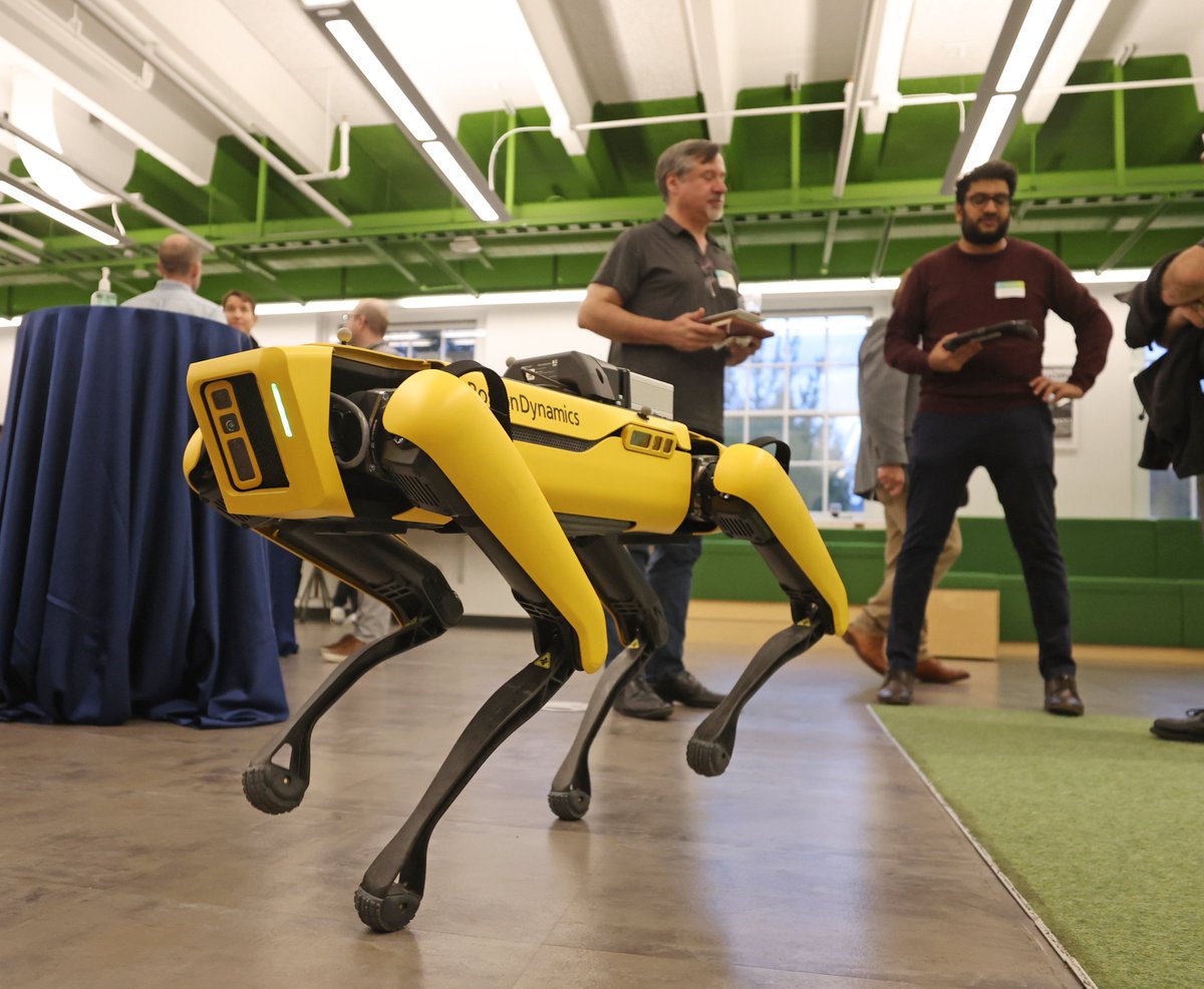 UVALinkLab's tweet photo. The Link Lab Industry-Graduate Student Reception truly demonstrated the wide breadth of research being conducted here. Thank you to the students for their demos and the Industry attendees. https://t.co/Ac1LsgmqpW