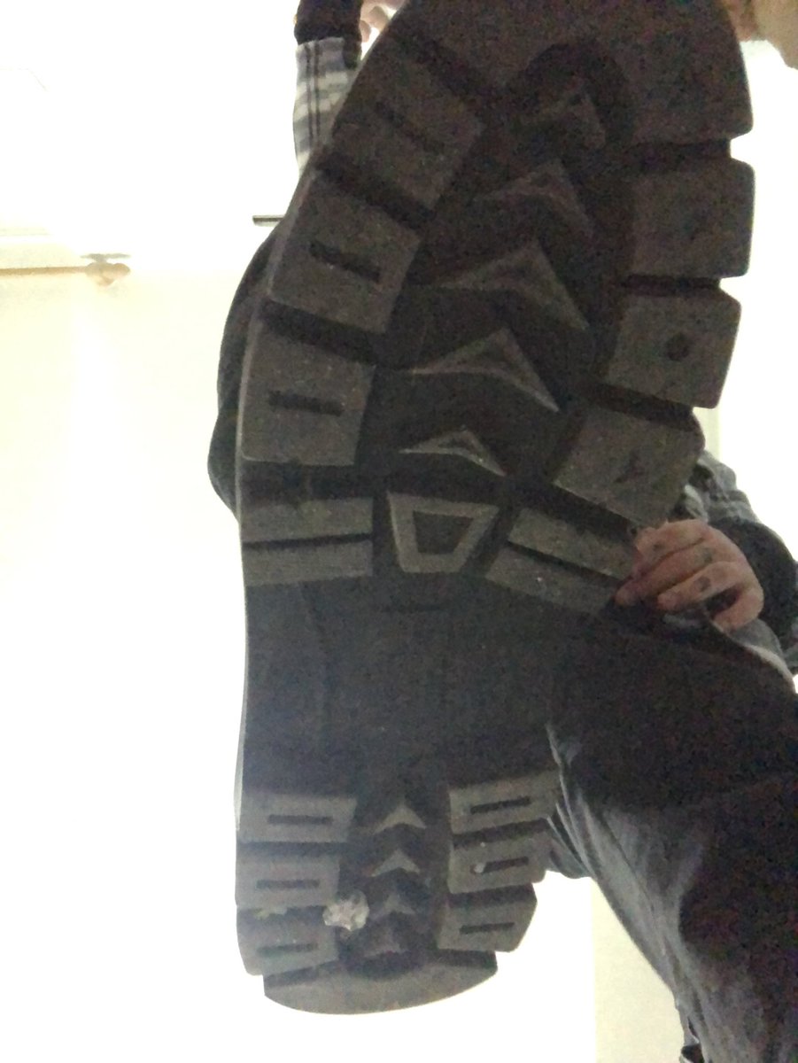 MasterS1mo's tweet photo. 🇮🇹Voglio schiacciarti con queste belle suole pesanti e sporche😈🦶🏼#feet #feetbuy #paypal #Rt #ATM #cashmaster #paypigneeded #follme @officer_rt @bisexcasmx @masterisgodIT @BestFootMasters @RtFindom15 @AlphaMaleRT @MASTER_UPDATES @rt_slave_ma @FindomRT8 @RTslavemaster @RTCASHSLAVE https://t.co/GvsxExFWlt