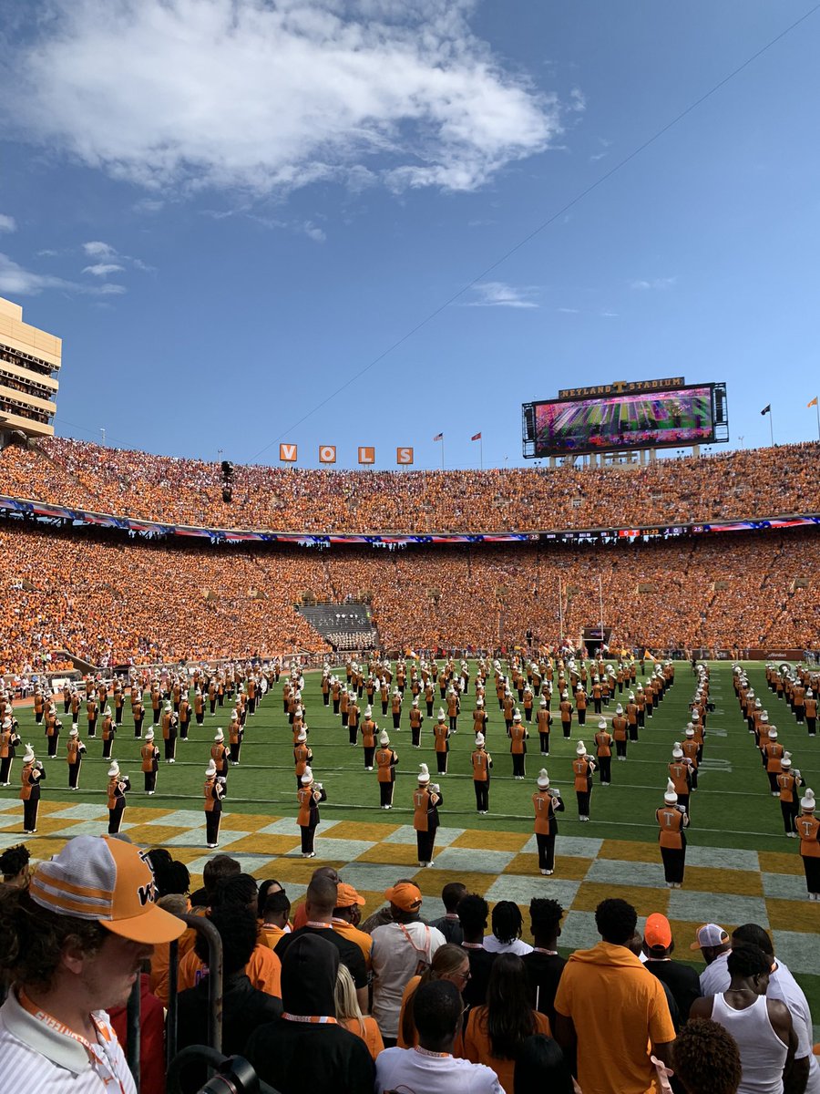 nateroberts2025's tweet image. Amazing atmosphere at Tennessee this weekend! Knoxville is a special place, can’t wait to get back! #GBO🍊@coachjoshheupel @CoachGolesh @alexmfagan