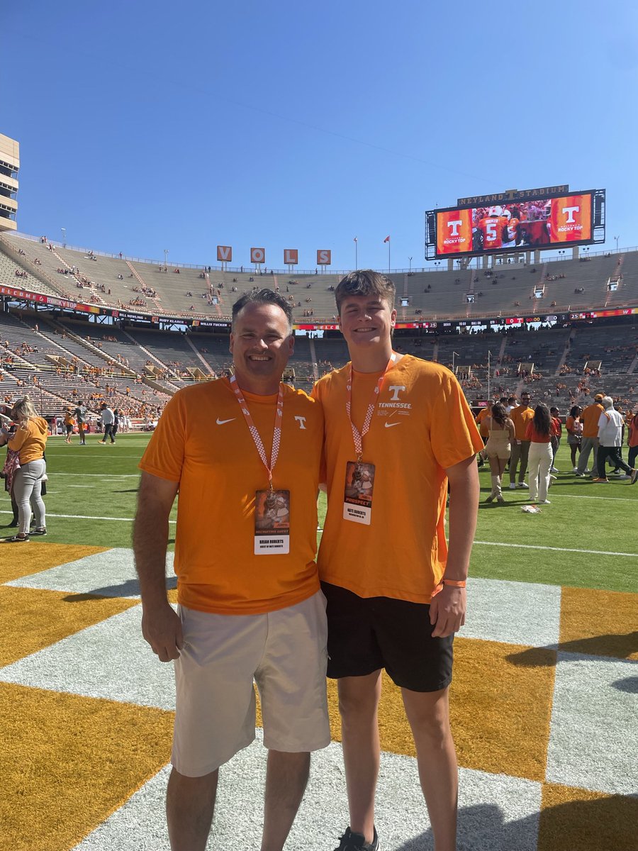 nateroberts2025's tweet image. Amazing atmosphere at Tennessee this weekend! Knoxville is a special place, can’t wait to get back! #GBO🍊@coachjoshheupel @CoachGolesh @alexmfagan