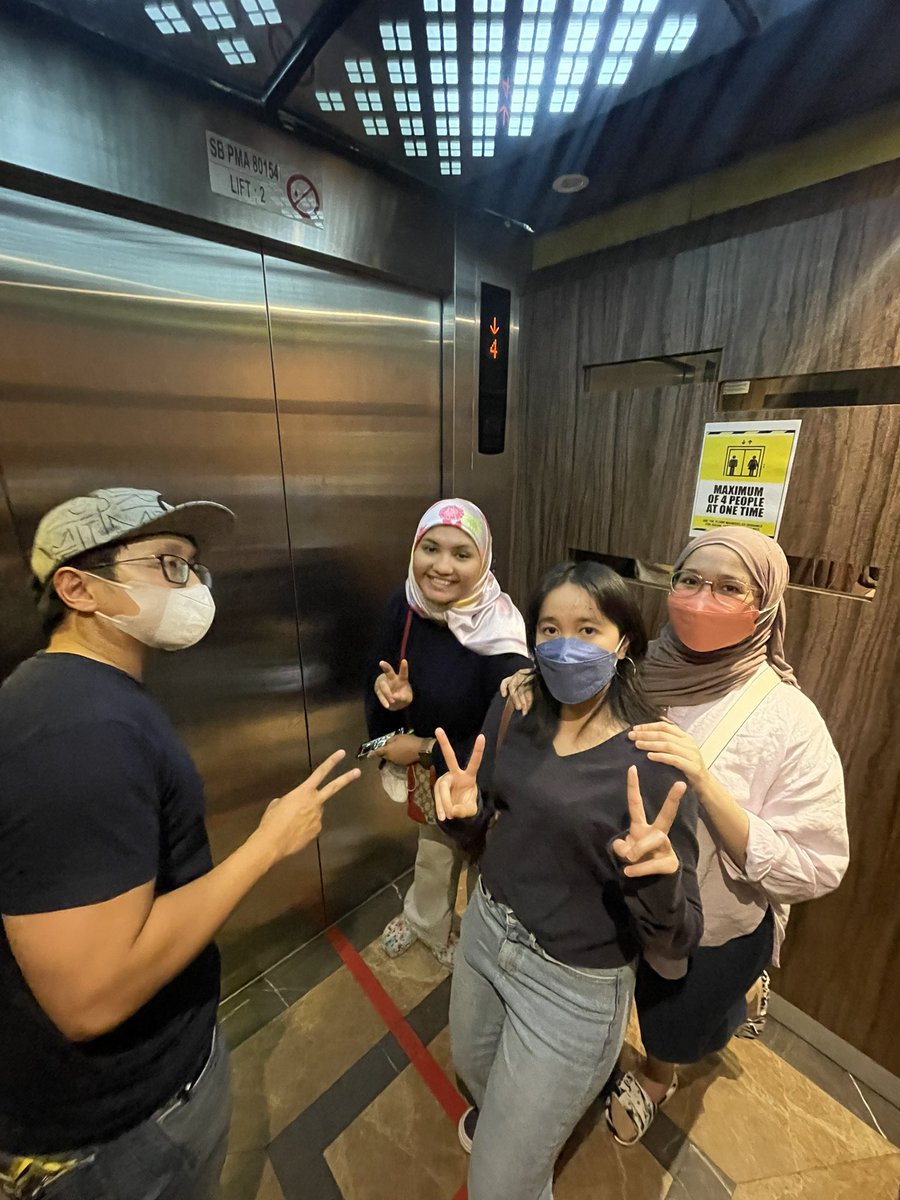 F_izah's tweet photo. KK trip w the sibs - day 1 https://t.co/Sy8uNckDpy