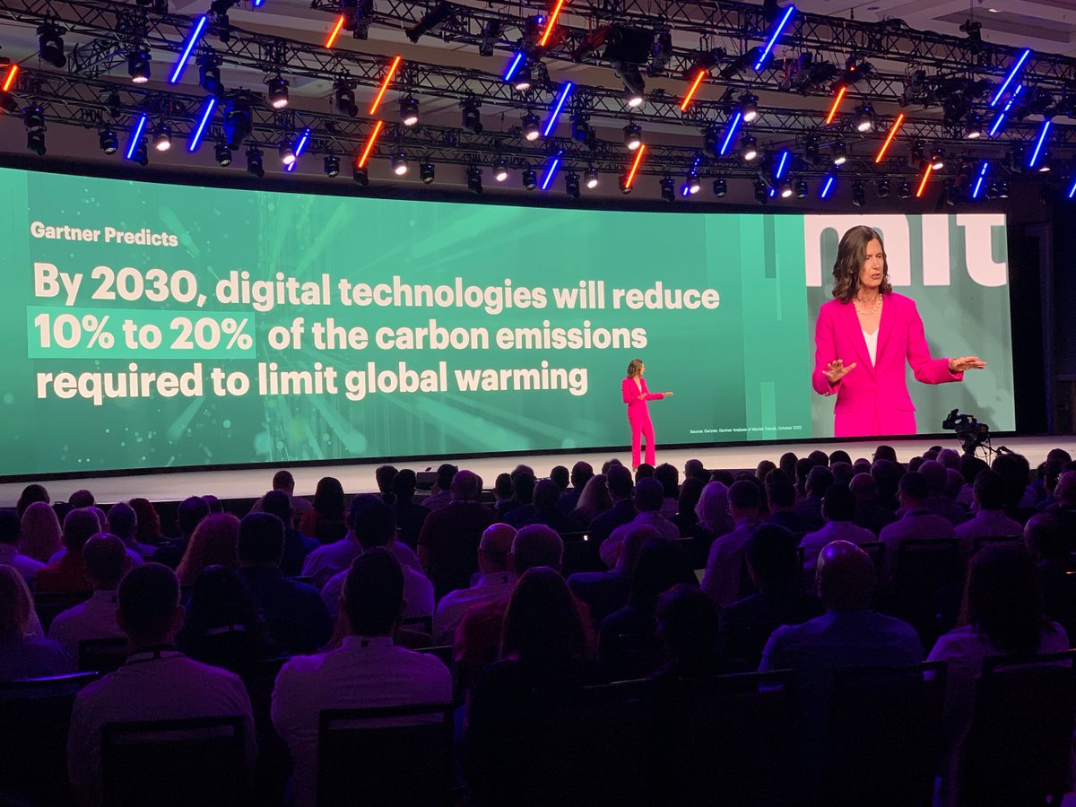 Gartner_inc's tweet photo. Live from Gartner IT Symposium/Xpo | Opening Keynote: Make the Difference. Tune in now: https://t.co/jfb4wUHrGS #GartnerSYM #GartnerLive #CIO https://t.co/HAePwR69hJ