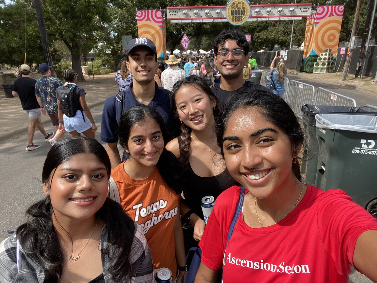 UTLonghornEMS's tweet photo. Thank you to all of our volunteers for working @aclfestival these past two weekends! We had 42 EMTs from Longhorn EMS working with the @AscensionSeton Medical Team! 🚑 https://t.co/4BPOMPEhrn