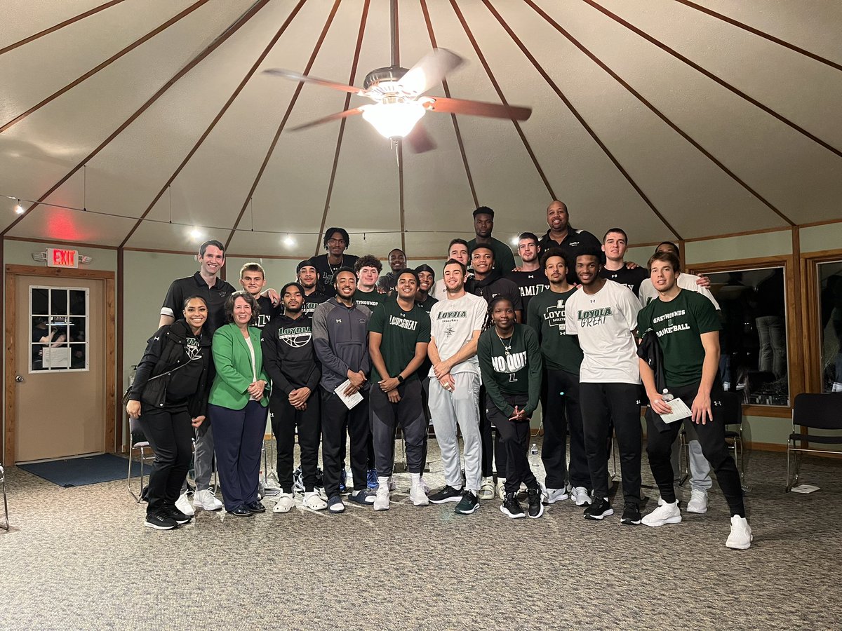 Loyola Men's Basketball tweet media