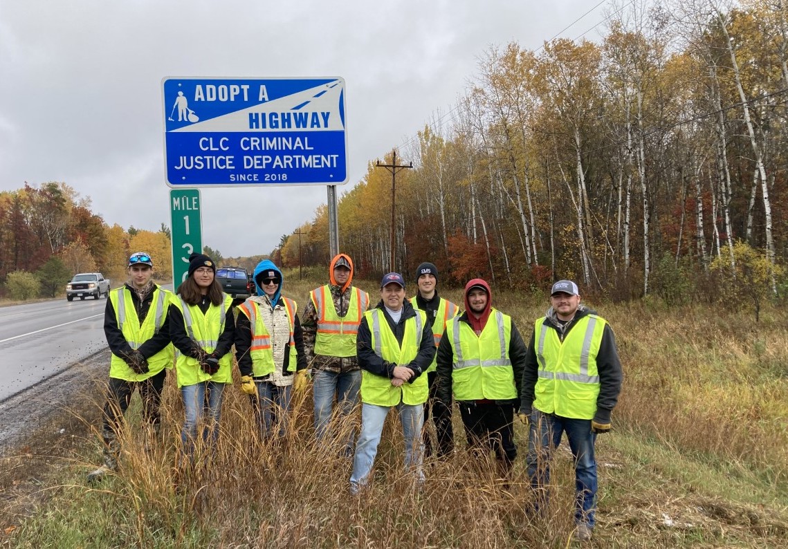 clcmnedu's tweet photo. Every semester students from our Peace Officers and the Community course volunteer to clean-up the two-mile long stretch of highway on Highway 210 that is dedicated to the CLC Criminal Justice Program. πβ€
#CLCcares #criminaljustice #adoptahighway https://t.co/L6OZgbB387