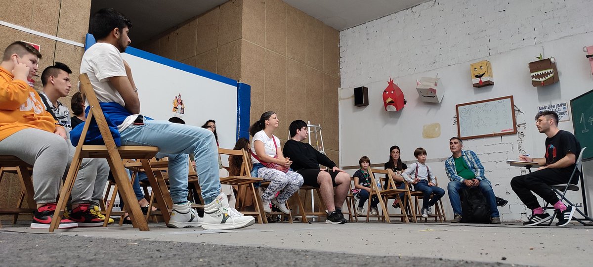 LO_Comunitario's tweet photo. Momentos inolvidables de #Excentrico en S.José y Madre d Dios. Gracias a todas las personas: anfitrionas, narradoras, guías, colaboradoras, participantes. A la Comis. de Espacios de Encuentro por idearlo, al @AytoLogrono por el impulso y a @RiojaAcoge y @FundlaCaixa por apoyarlo https://t.co/wJoocWEu2J
