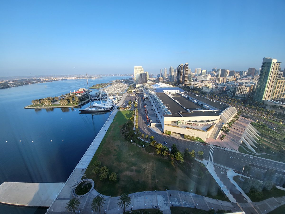 bellissimaMD13's tweet photo. Views from my room at @HiltonBayfront @Hilton. Staring at my future housed within @SDConventionCtr Here for @AmCollSurgeons #ACSCC2022 #CLINICALCONGRESS for the mentorship, sponsorship, fellowship. #surgeonssowinghope #surgeonsunited #HappyMonday #MondayMotivaton https://t.co/3hYwA9r03g