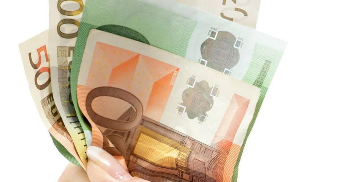 Radiole_oficial's tweet photo. Café Olé regala dinero... ¡mucho mucho dinero! 

Piénsalo! Participar es muy fácil; solo hay que llamar al 905 44 77 40 y esperar a que te llamemos. Si eres el afortunado o la afortunada recibirás el dinero en tu cuenta.
🔗https://t.co/a5I16mKohn https://t.co/TXqjH9grze