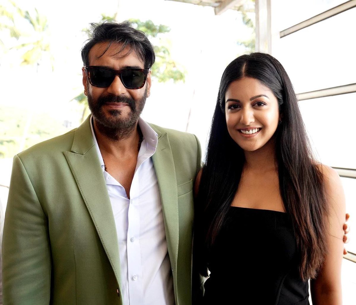 UrbanAsian's tweet photo. Our most favourite on screen father-daughter duo is here! Always shipping for @ishidutta and @ajaydevgn ❤️

Killing it and how in #Drishyam2

#ishitadutta #ajaydevgn #Drishyam2 https://t.co/ih6jOqDmJo
