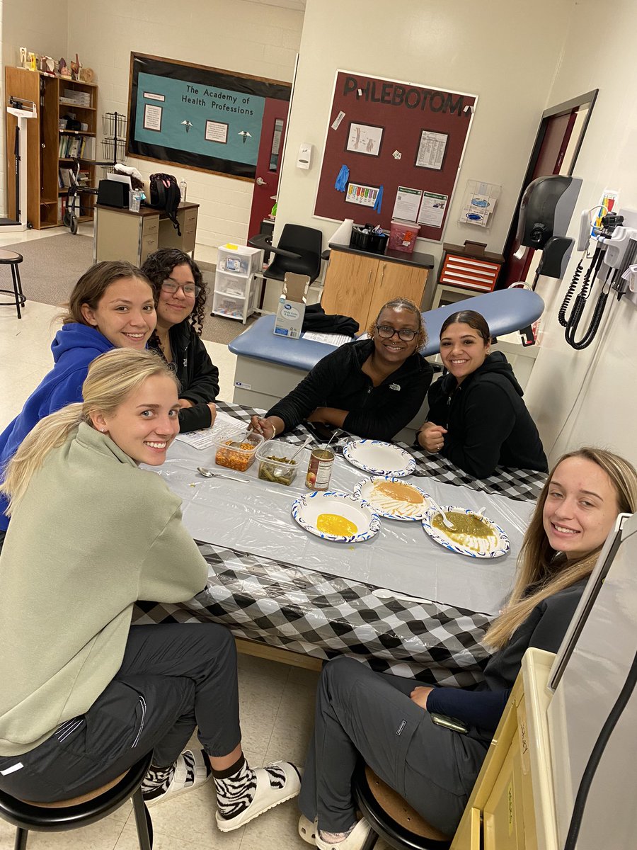 Robert Stike tweet media