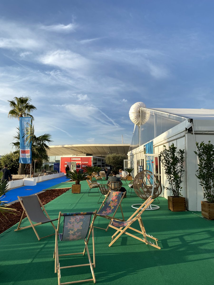AirConstance's tweet photo. 🇨🇦📺 #Canada is back at #MIPCOM with 80+ companies and the largest national Pavilion in Cannes! A special welcome to the five #QC producers part of the #CCA to explore opportunities in the 🇺🇸and abroad! 
➡️ Come and meet us at stand R8.E1 all week. #Cdntalent https://t.co/rs1yaon5bm