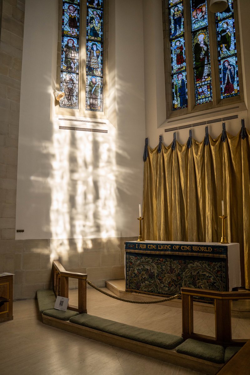 Bfdcathedral's tweet photo. Starting the week right- look at that light in the Lady Chapel! ☀️
.
#bradford #bradfordcathedral #religiousbuilding #visitbradford #medievalbuilding #churchofengland #cathedral #stainedglass https://t.co/UH7GEYNhrm