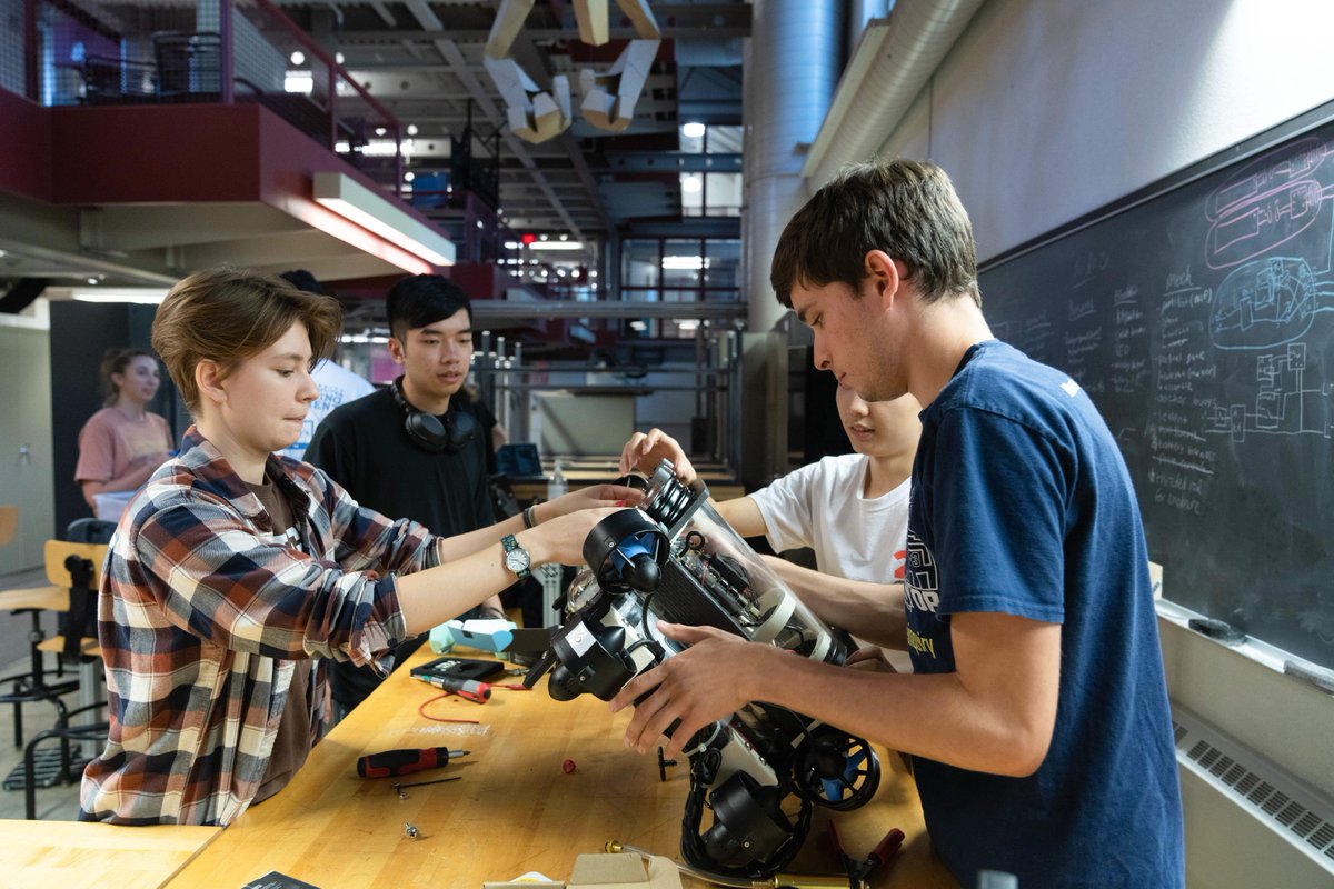 lehighengineers's tweet photo. Just keep swimming! ๐ With the help of Professor Rosa Zheng, students implemented autonomous (tether-less/wireless) navigation of underwater drones for more effective environmental monitoring. #LehighEngineers
#underwaterdrones #engineeringgadgets #environmentalengineering https://t.co/2SUcuxkywV