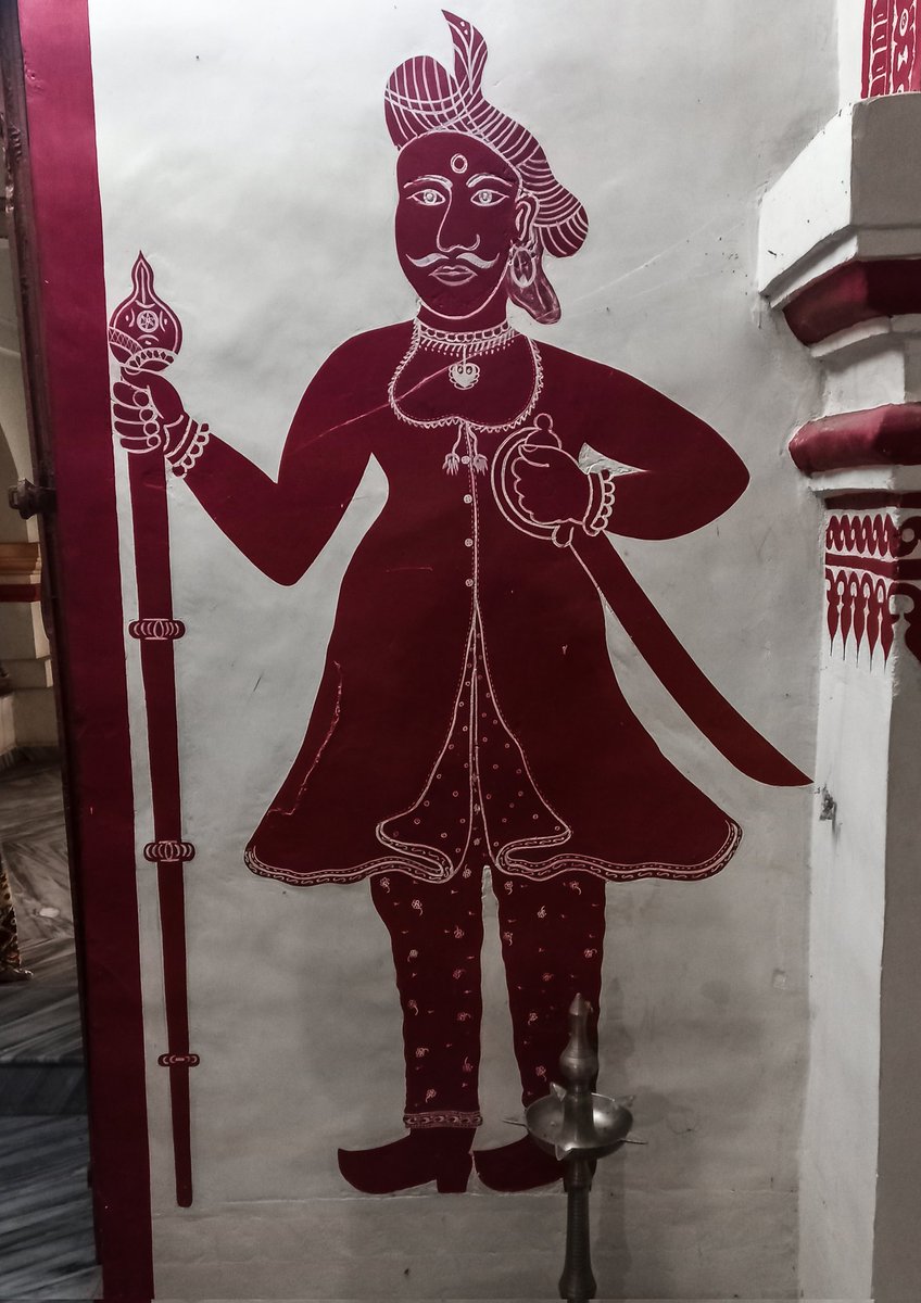 Nusta_Confused's tweet photo. This allowed the kaav to embed itself in the wall, and could not be felt with the fingers. This was found in Hindu temples and mansions. The exact opposite of this is the Graffito Art seen in old Church walls. Here a thin coat of “Kaav” was applied on a dry white wall. https://t.co/GCsgyl1sQB