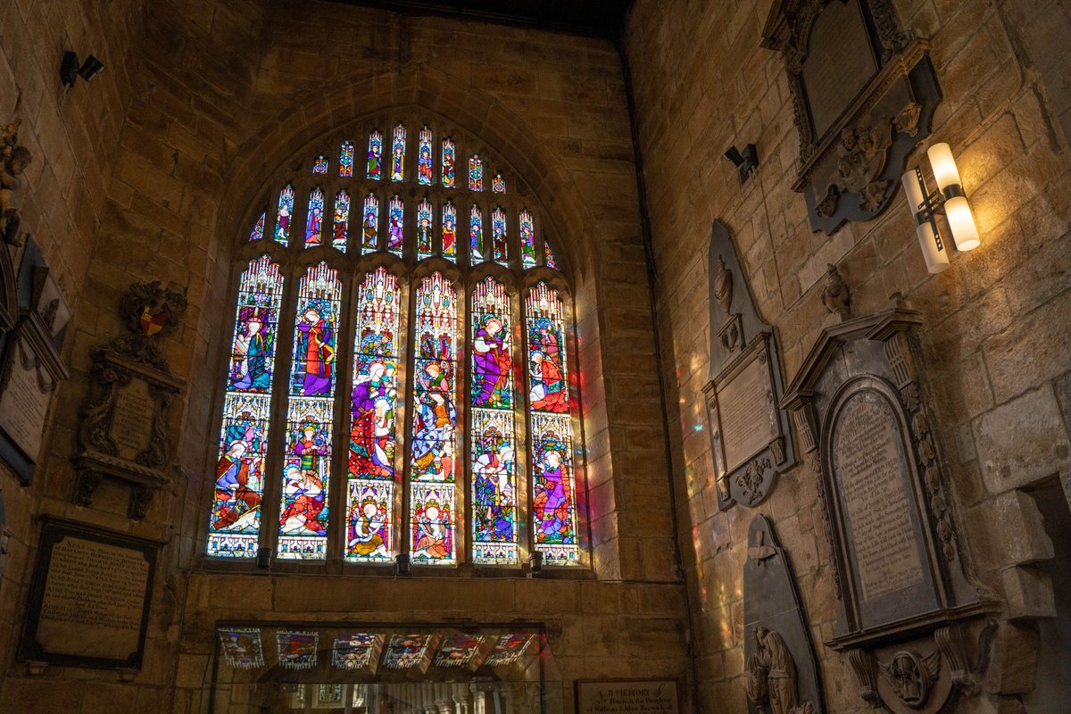 Bfdcathedral's tweet photo. The West Window looking as beautiful as ever! Do you have a favourite stained glass window in the building?
.
#bradford #bradfordcathedral #religiousbuilding #visitbradford #medievalbuilding #churchofengland #cathedral #stainedglass https://t.co/bcHnzR6Whq