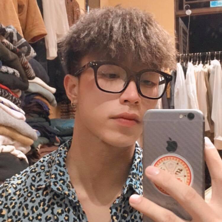 kqv0505's tweet photo. Tim + tweet đi em cho các chị xem cặc :3 https://t.co/eQOuWi8bOv