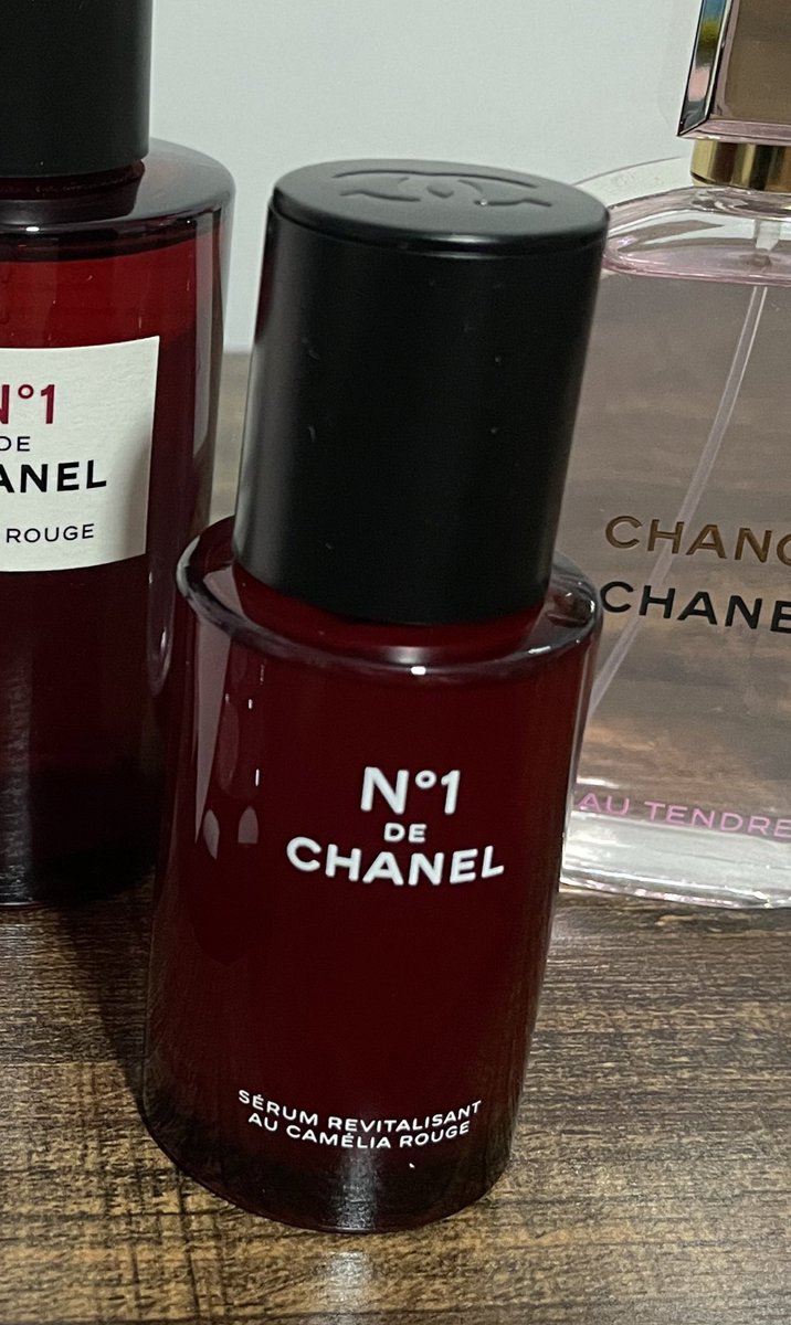 pinearev's tweet photo. ส่งต่อมือ 1 
- Chanel n°1 de chanel revitalizing serum 30ml. : 3500B (shop4300)
มีกล่องนะคะ
ขอดูรูปเพิ่มเติม/สอบถามได้นะคะ🫶🏻
#ส่งต่อ #ส่งต่อคสอ #ส่งต่อคสอมือ2 #ส่งต่อคสอมือสอง #ส่งต่อสกินแคร์มือสอง #ส่งต่อสกินแคร์มือ2 #พร้อมส่ง #chanel https://t.co/3Z9NyUpFCh